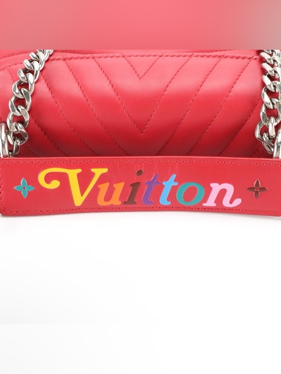 Louis Vuitton New Wave Chain Link Two-Way Bag in Red Quilted Calfskin Leather - Picture 9 of 11